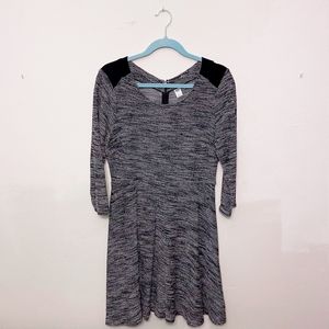 Old Navy Long-Sleeved A-Line Sweater Dress Dark Gray/Black Size M